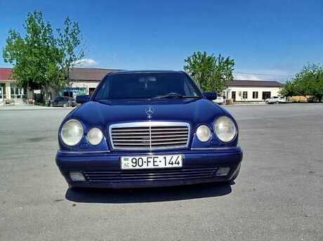 Mercedes E 240