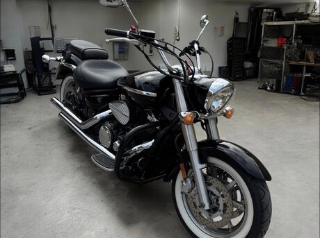 Yamaha XVS1300A Midnight Star