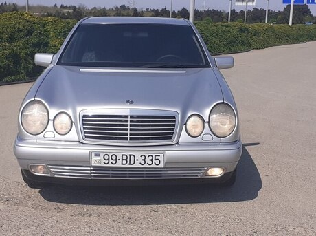 Mercedes E 220