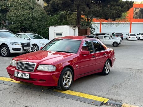 Mercedes C 180