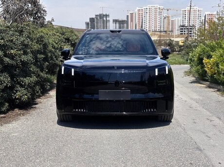 Lynk & Co 900
