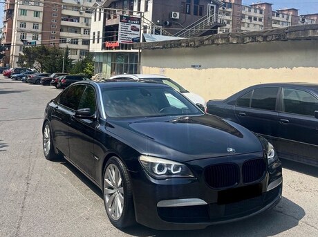 BMW 750