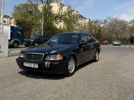 Mercedes C 200