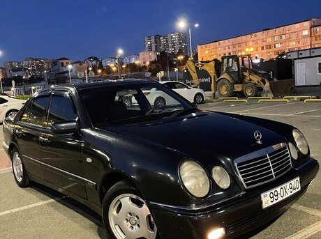 Mercedes E 200