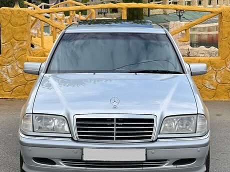 Mercedes C 240