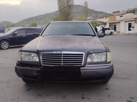 Mercedes C 180