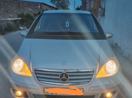 Mercedes A 200