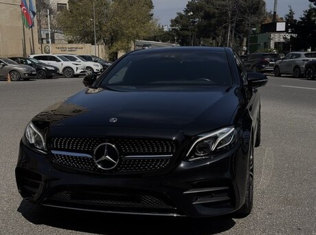 Mercedes E 300 e