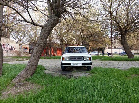 LADA (VAZ) 2107