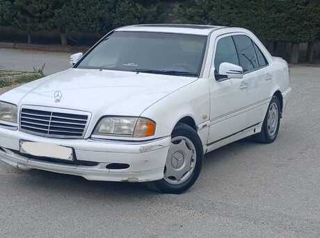 Mercedes C 200