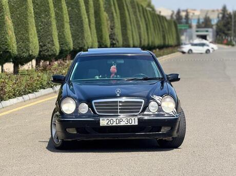 Mercedes E 240