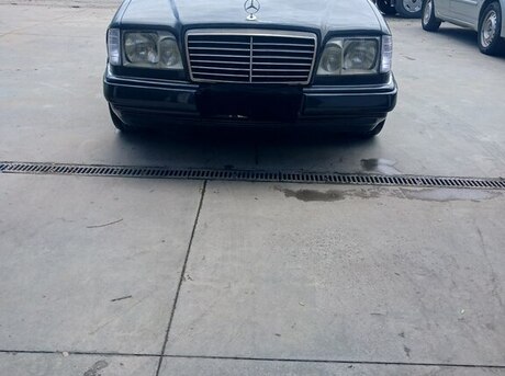 Mercedes 200 E