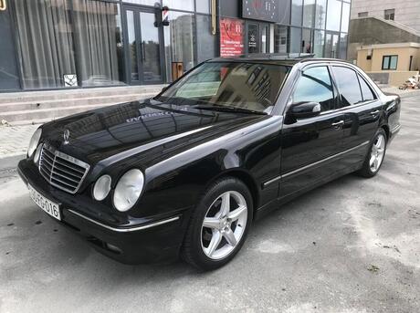 Mercedes E 240
