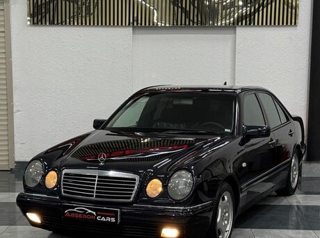 Mercedes E 240