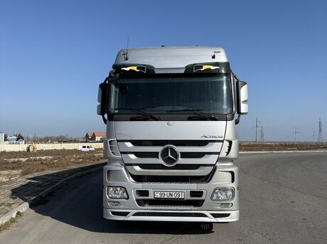 Mercedes Actros 1844