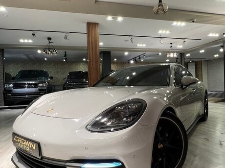 Porsche Panamera 4S