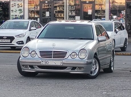 Mercedes E 320