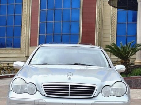 Mercedes C 240