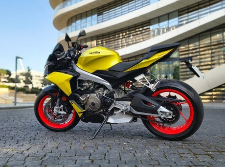 Aprilia Tuono 660
