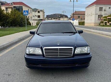 Mercedes C 180