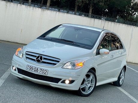 Mercedes B 200