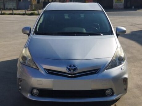 Toyota Prius V