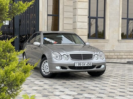 Mercedes E 200