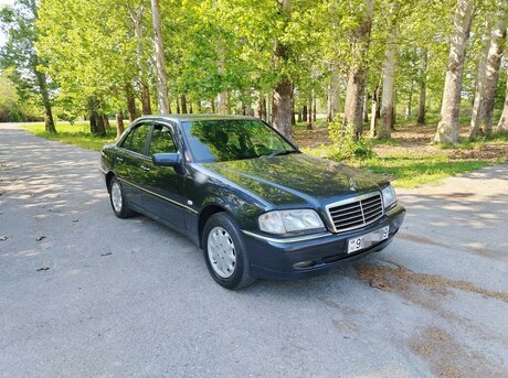 Mercedes C 220