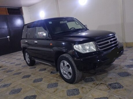 Mitsubishi Pajero io