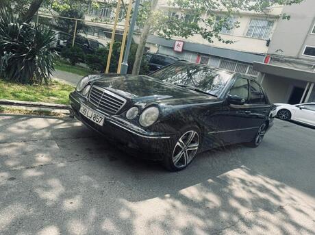 Mercedes E 240