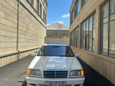 Mercedes C 230