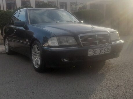 Mercedes C 200