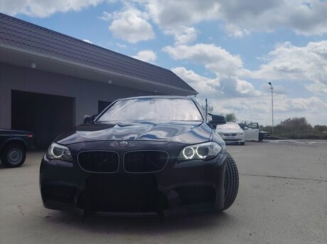 BMW 528