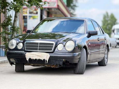 Mercedes E 200