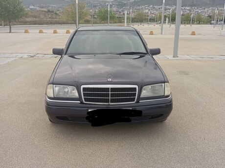 Mercedes C 180