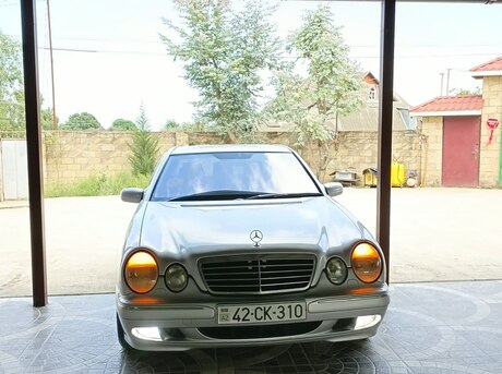 Mercedes E 270