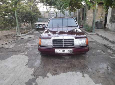 Mercedes 220 E