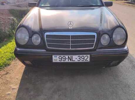 Mercedes E 240
