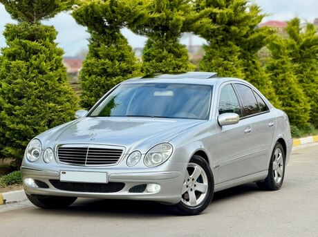 Mercedes E 220