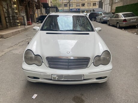Mercedes C 240