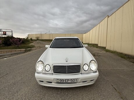 Mercedes E 320