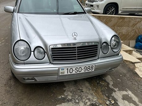 Mercedes E 240