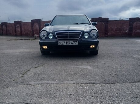 Mercedes E 240