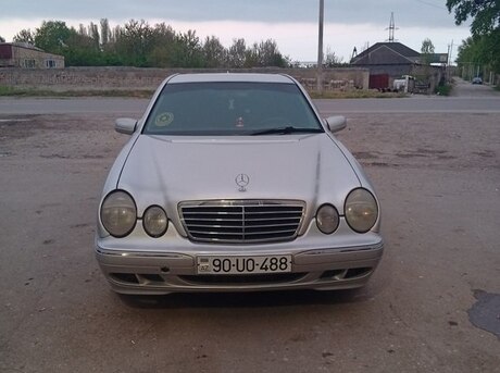 Mercedes E 220