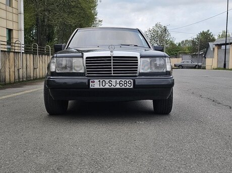 Mercedes 200 E