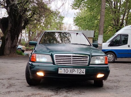 Mercedes C 180