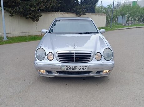 Mercedes E 220