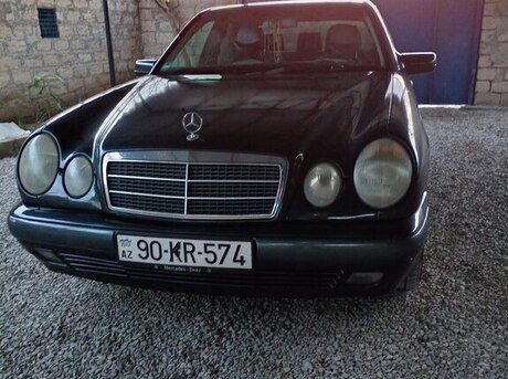 Mercedes E 240