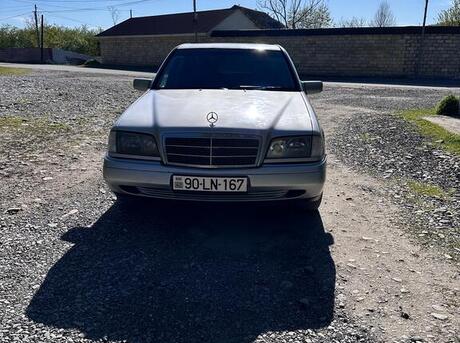 Mercedes C 180