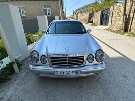 Mercedes E 240